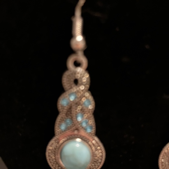 Turquoise earring - Picture 2 of 3